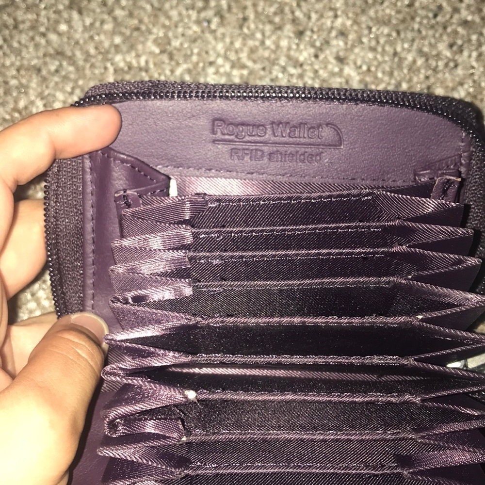Card Wallet - Picture 2 of 3